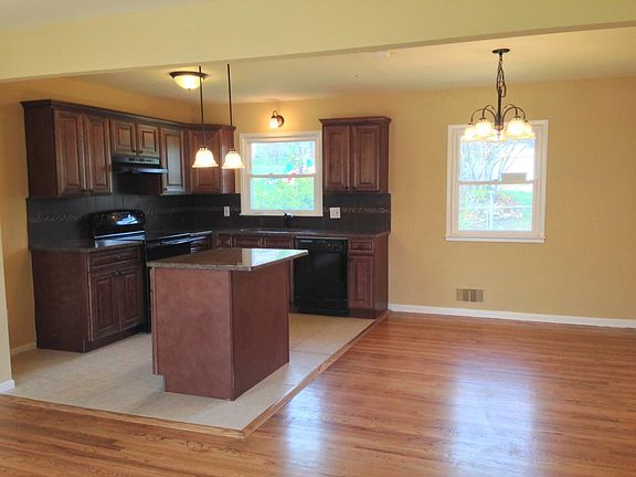 2nd image of 6709 Crisp Ave