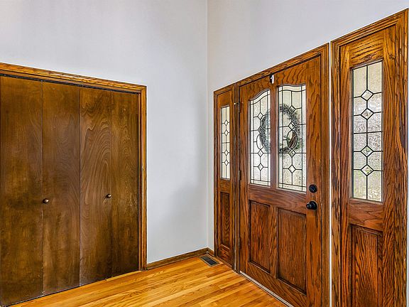 5th image of 1315 N Rutland Cir