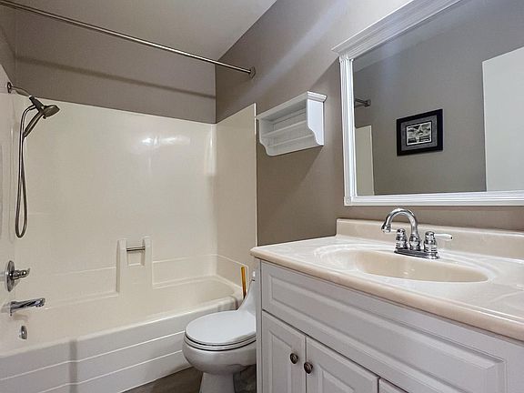 3rd image of 1738 Fern Hollow Dr
