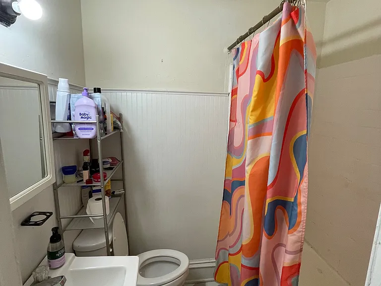 409 S 42nd St #1F — Photo 6