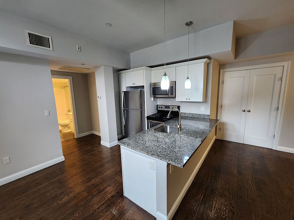 1st image of 10A Merrymount Rd #11