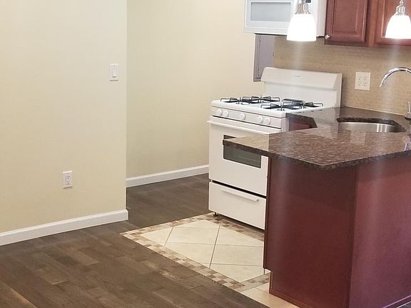 3rd image of 60 Glenwood Ave APT 502