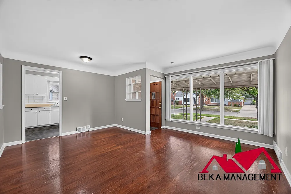3 bed, 1.5 bath, 1000 sqft, $1,500 — Photo 3