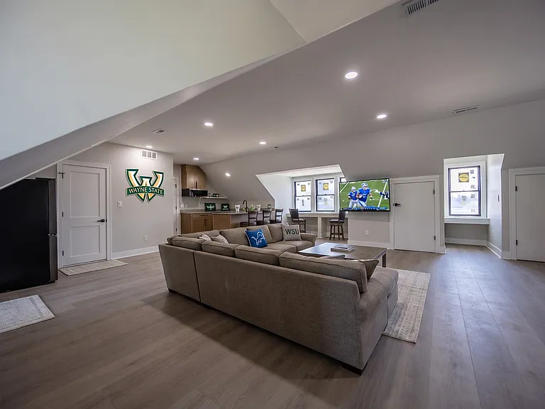 226 Mack Ave #10 — Photo 22