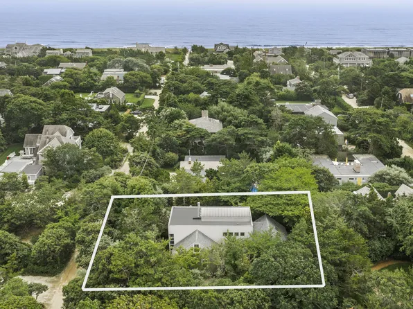 54 Gardiner Dr, Amagansett, NY 11930