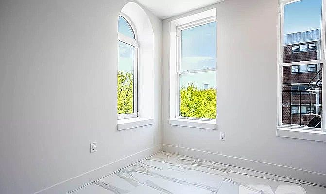 1st image of 130 Graham Ave #C4