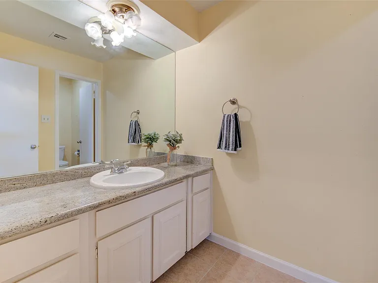 14633 Perthshire Rd — Photo 27