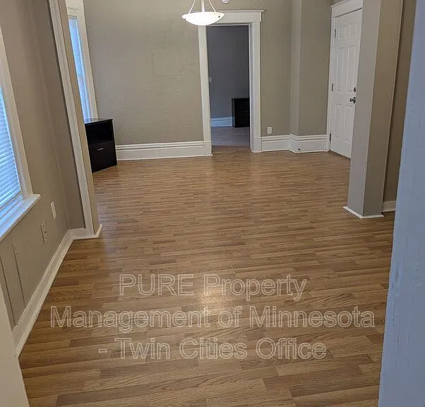 605 Van Buren Ave #2 — Photo 5