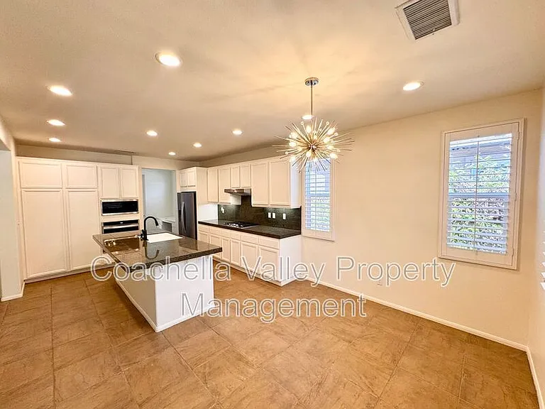 138 Shoreline Dr — Photo 9