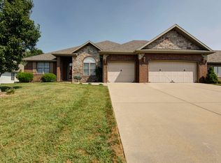 3770 N Croswell Ave, Springfield, MO 65803