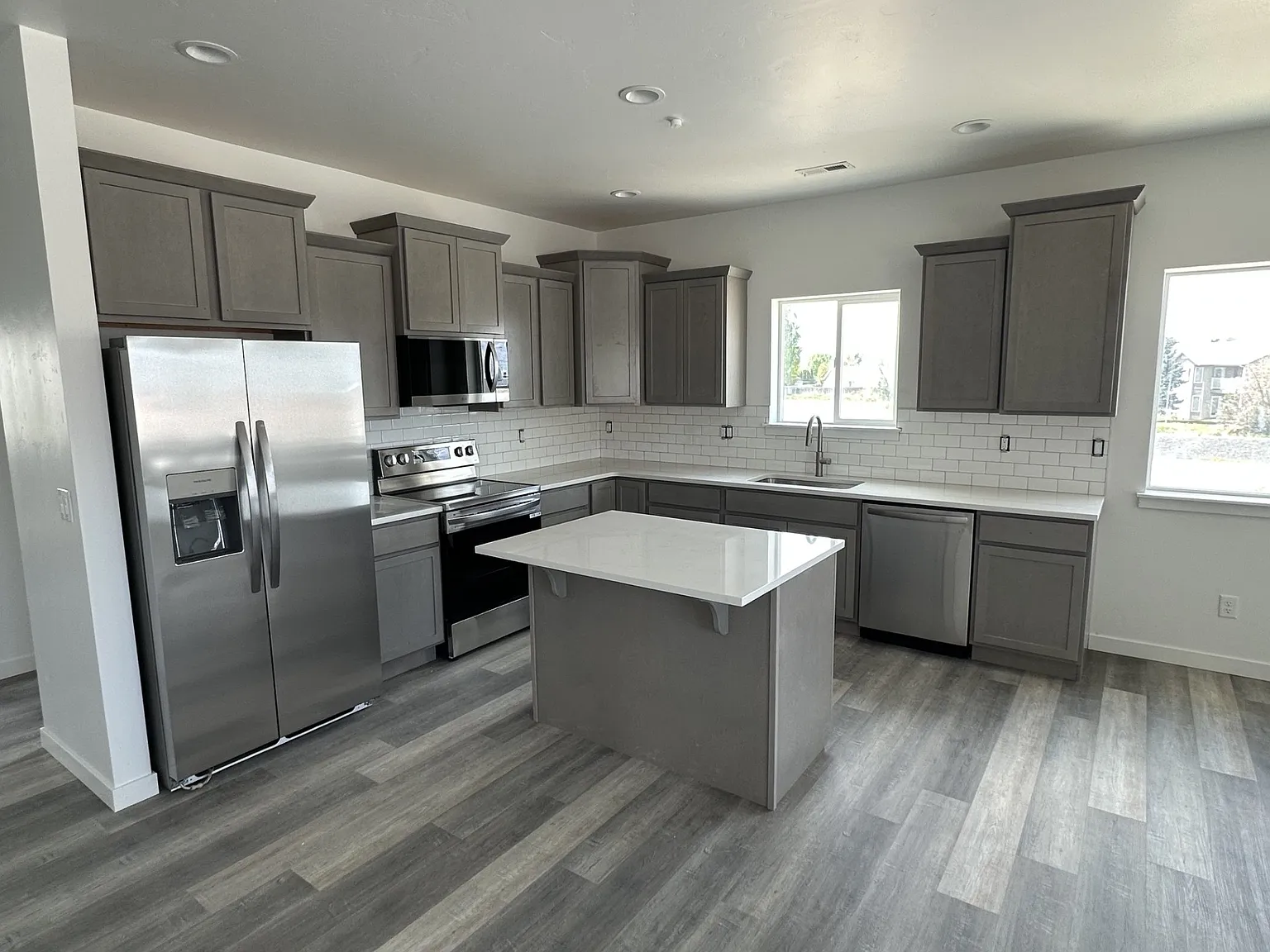 2 bed, 1170 sqft, $1,590 — Photo 1