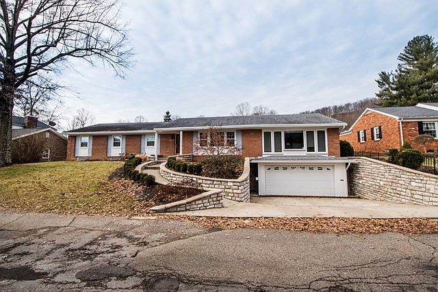 1st image of 3251 Seneca Dr