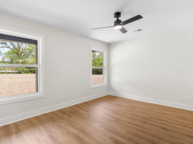 12407 Hiawatha Ave — Photo 21