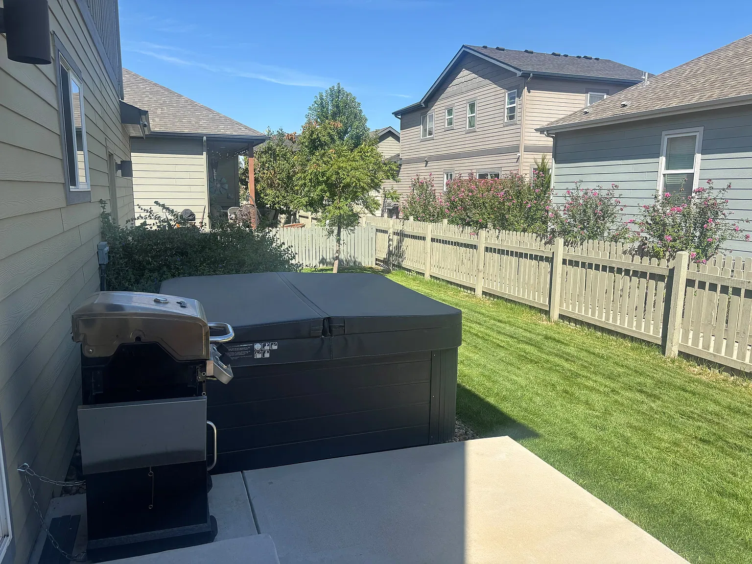 3 bed, 2.5 bath, 2377 sqft, $2,800 — Photo 3