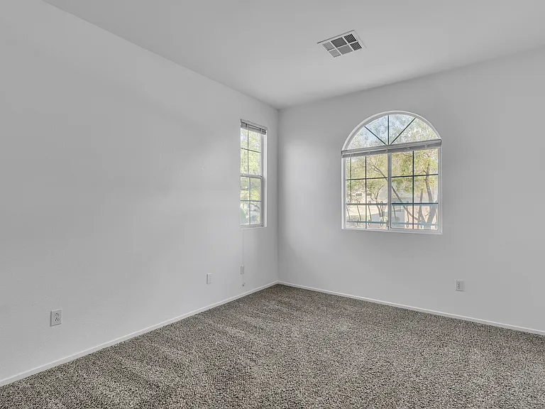 4468 Lobero Ave — Photo 14