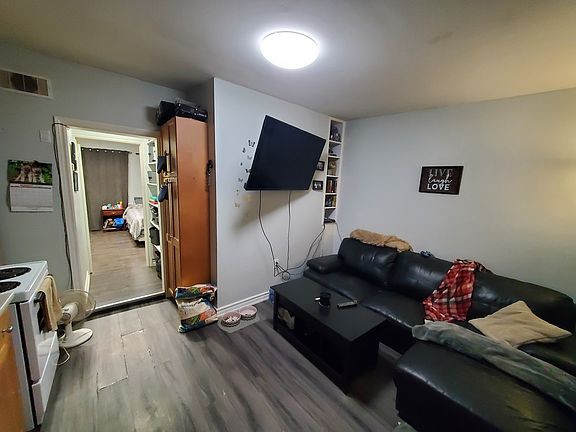 2nd image of 20 King St W #3