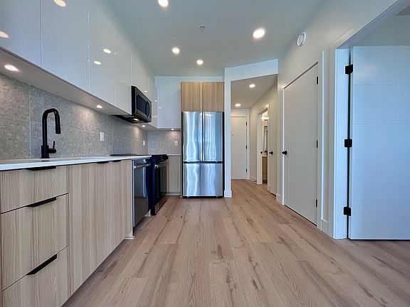 3rd image of 20769 Fraser Hwy #526