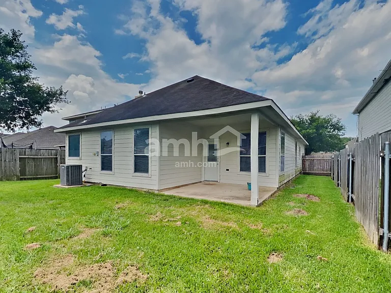 6733 River Ridge Ln — Photo 17