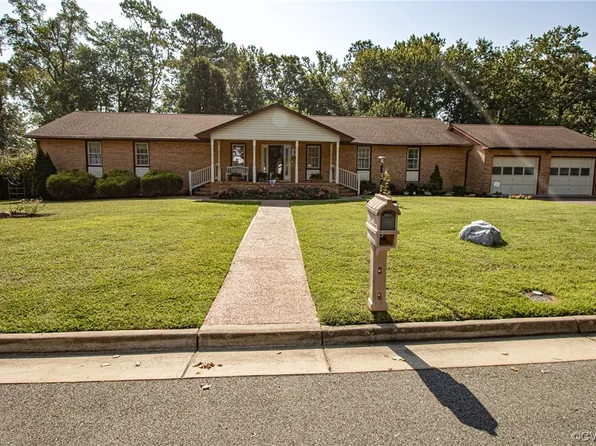 107 Oxford Rd, Hopewell, VA 23860