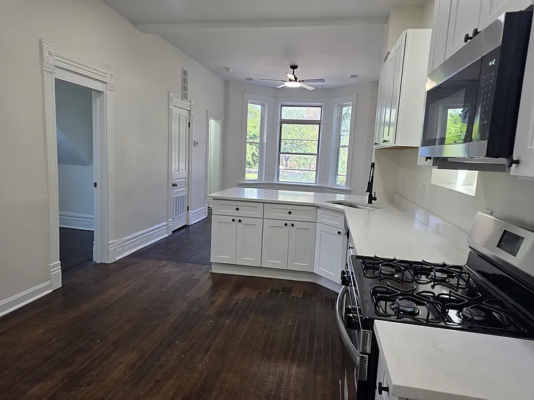 3444 S Western Ave #1F — Photo 4