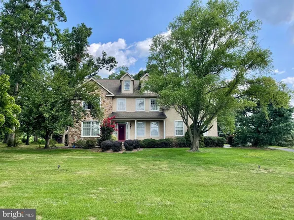 1 Eagle View Ln, Schwenksville, PA 19473