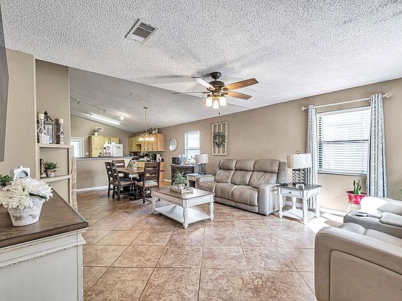 5th image of 2124 Magill St