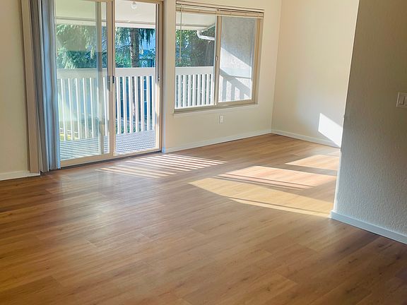 2nd image of 12714 NE 118th St APT 4