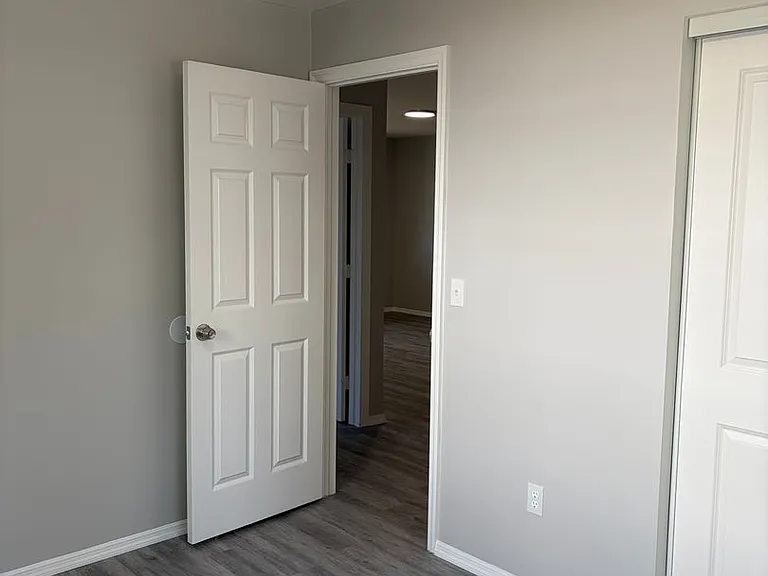 190 W Ventris Ave — Photo 19