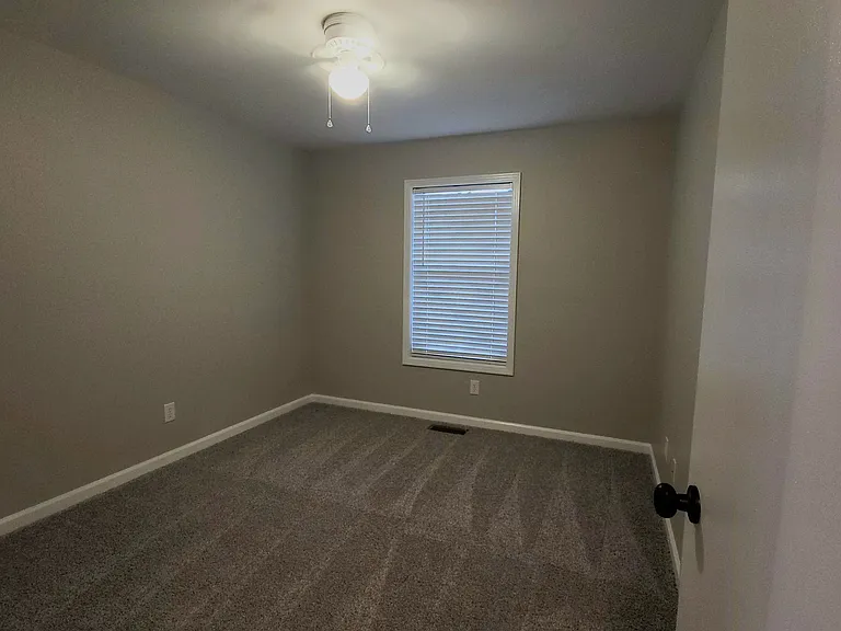 310 Greenfield Ln — Photo 14
