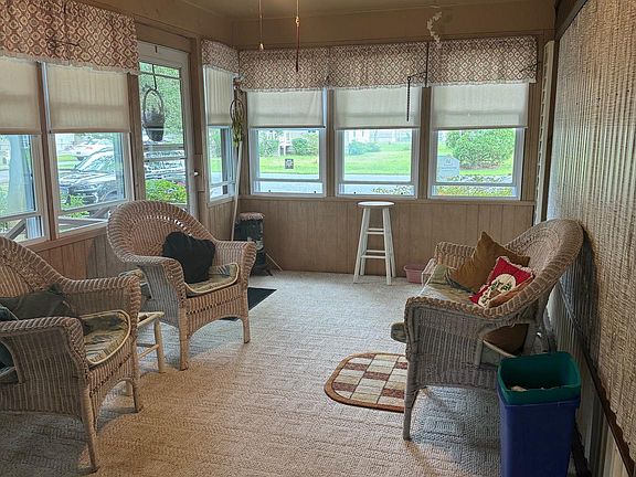 4th image of 33018 Circle Dr