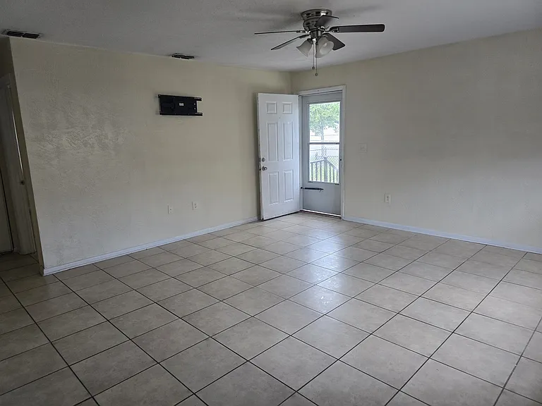 2440 S Palmetto Ave #D — Photo 5