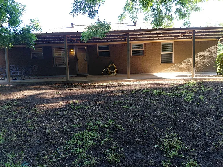 3725 Greenwood Rd — Photo 36