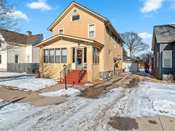 1318 Prescott St, Marinette, WI 54143