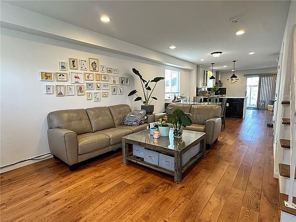 3rd image of 273 Osgood Ave