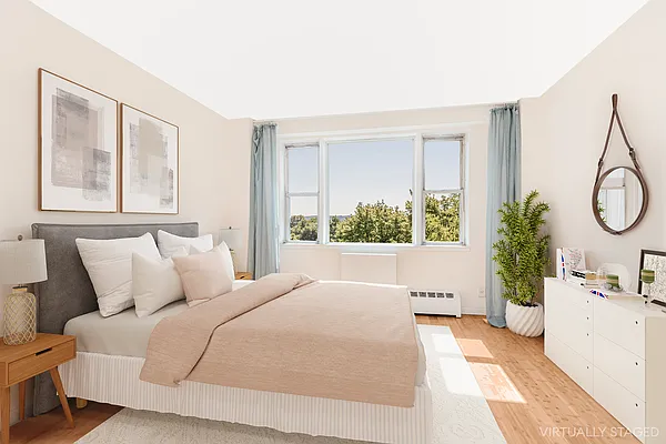 Sold by Douglas Elliman | media 21