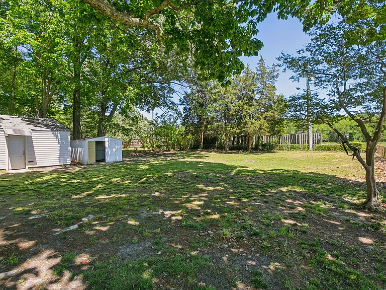 314 Martha Lee Dr — Photo 32