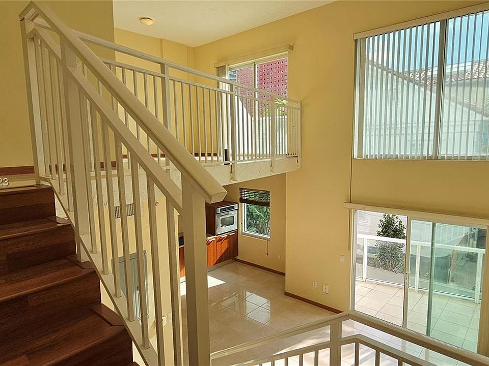 1st image of 1528 Brickell Ave APT 104