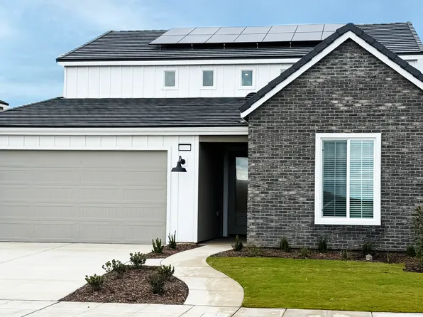 1005 Arroyo Way W, Madera, CA 93636