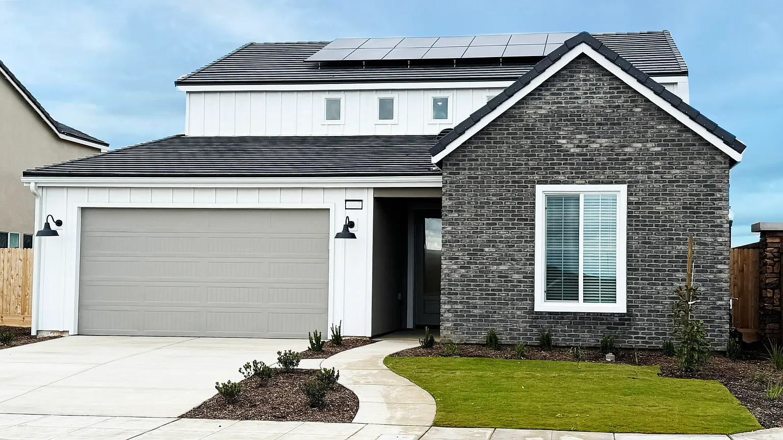 1005 Arroyo Way W photo 1