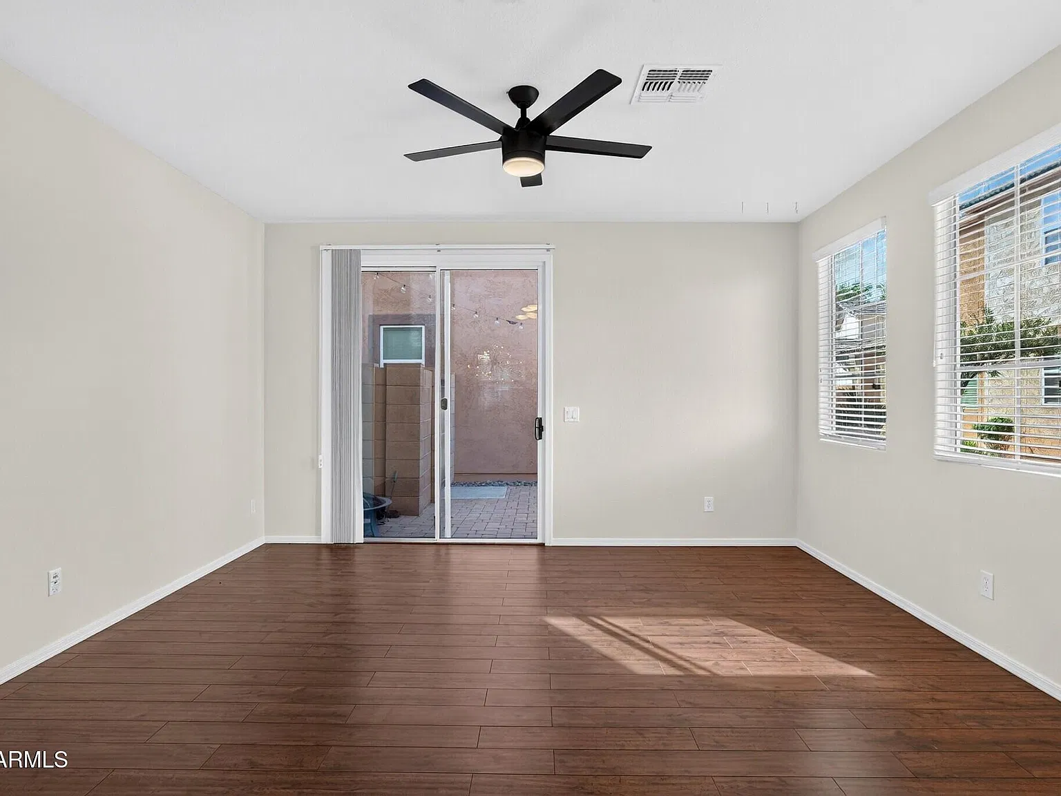 2 bed, 2.5 bath, 1347 sqft, $2,000 — Photo 4
