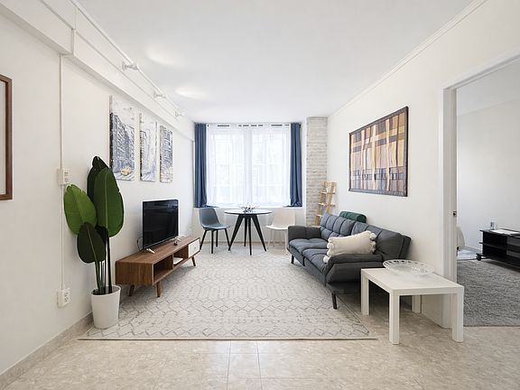 3rd image of 164 Pearl St #12
