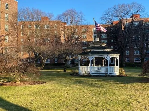 220 Pelham Road #3C, New Rochelle, NY 10801