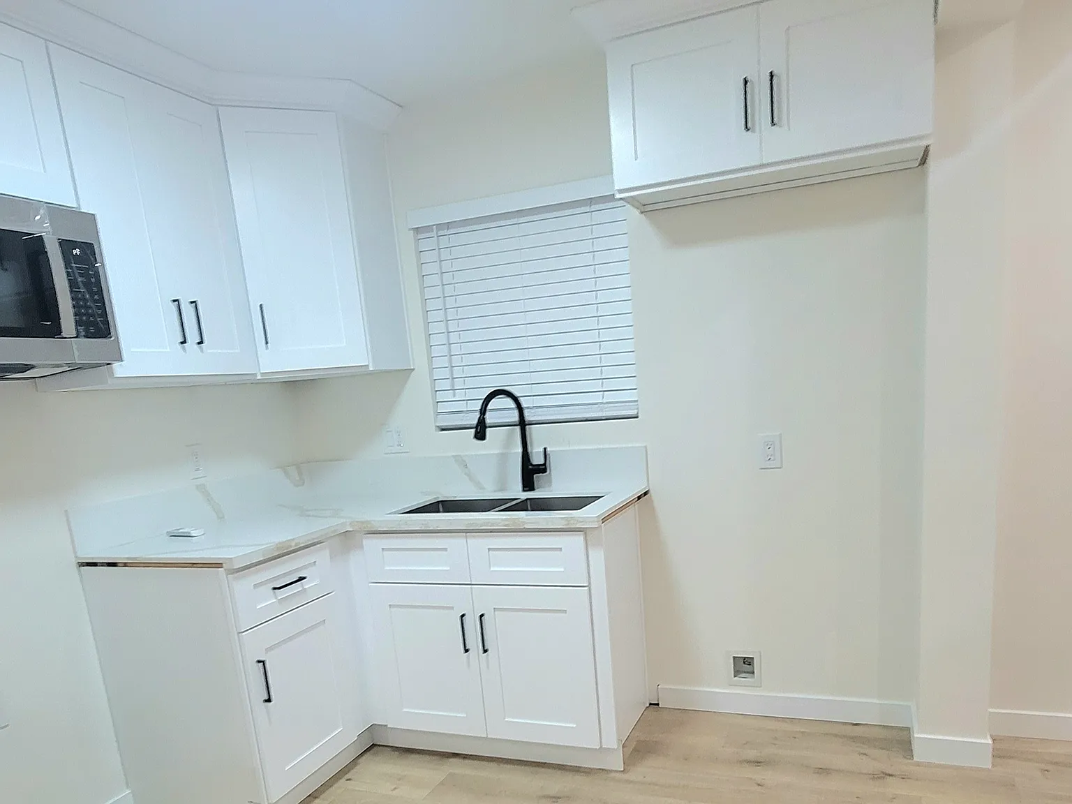 1 bed, 440 sqft, $1,900 — Photo 4