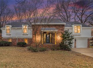 12405 Cherokee Ln, Leawood, KS 66209