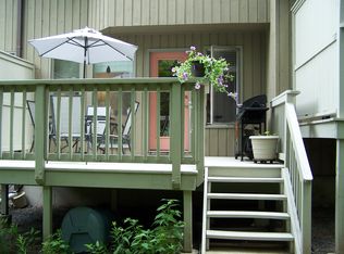 21 Far View Commons, Southbury, CT 06488