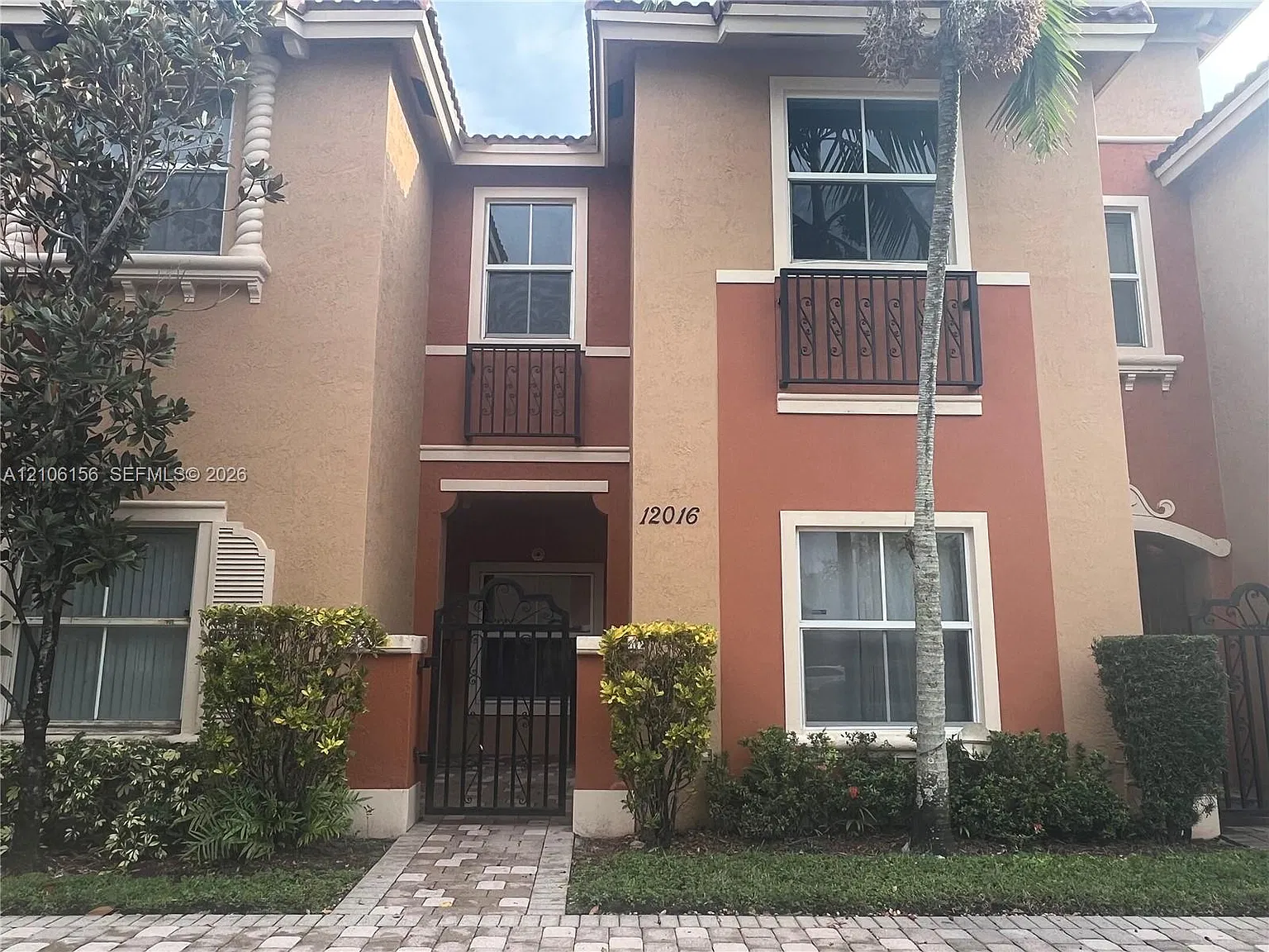 Martinique No 3 Condo — Photo 1