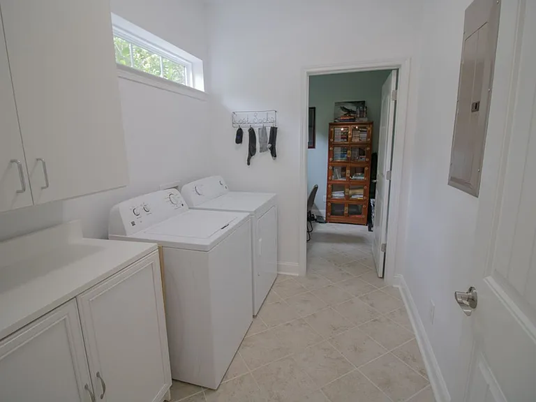 4 Gresham Ln — Photo 15