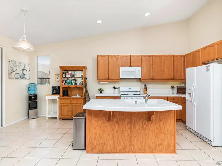 23615 Madison Ave — Photo 6