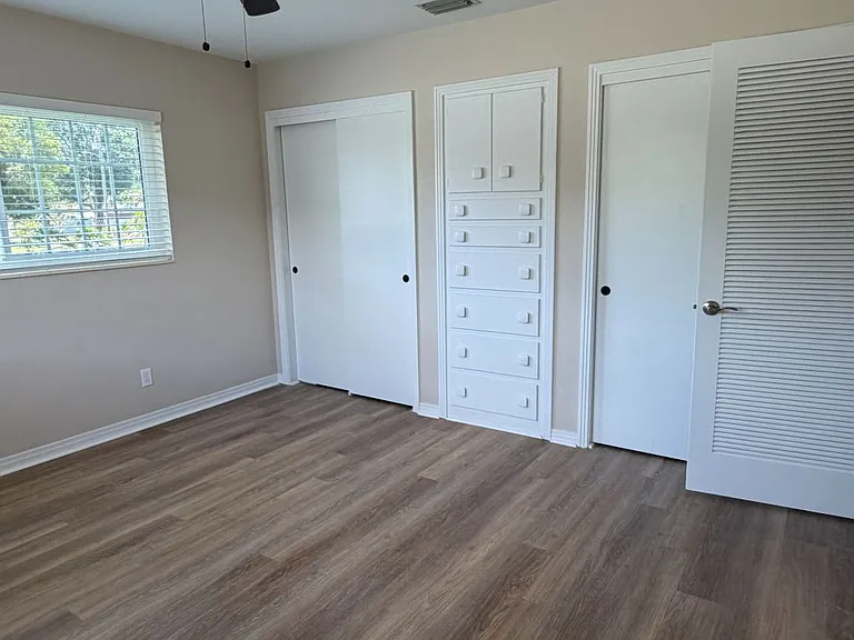 1109 W Plymouth St — Photo 24