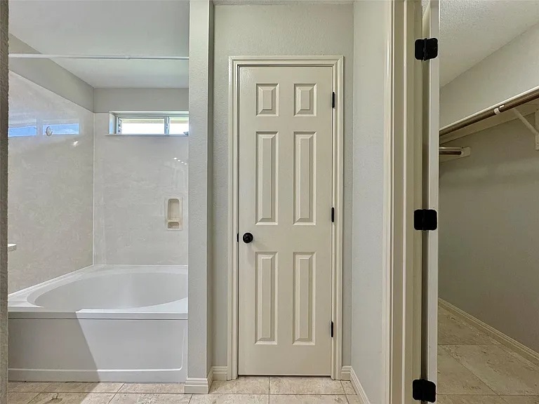 204 Woodley Rd — Photo 25